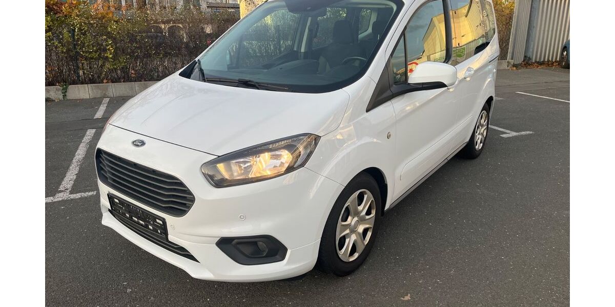 Ford Tourneo Courier 179.000 km 7.600 &euro; Nürnberg 90482