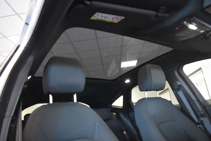 Jaguar E-Pace 127.884 km 15.870 € Nürnberg 90431