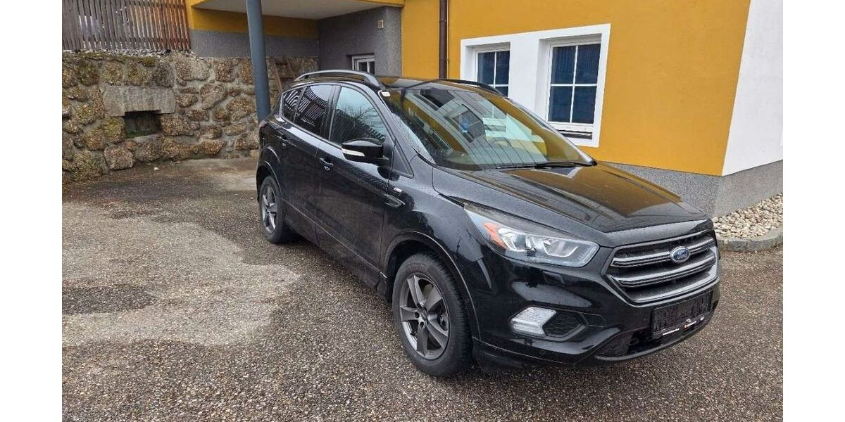 Ford Kuga 80.800 km 12.180 &euro; Reichelsdorf 90453