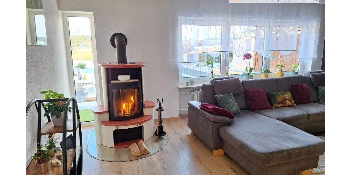 Freiwerdendes Zweifamilienhaus mit Garage in Toplage am Feldrand 6 zimmer