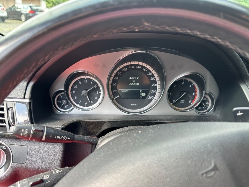Mercedes-Benz E 300 255.000 km 8.500 € Nürnberg 90403