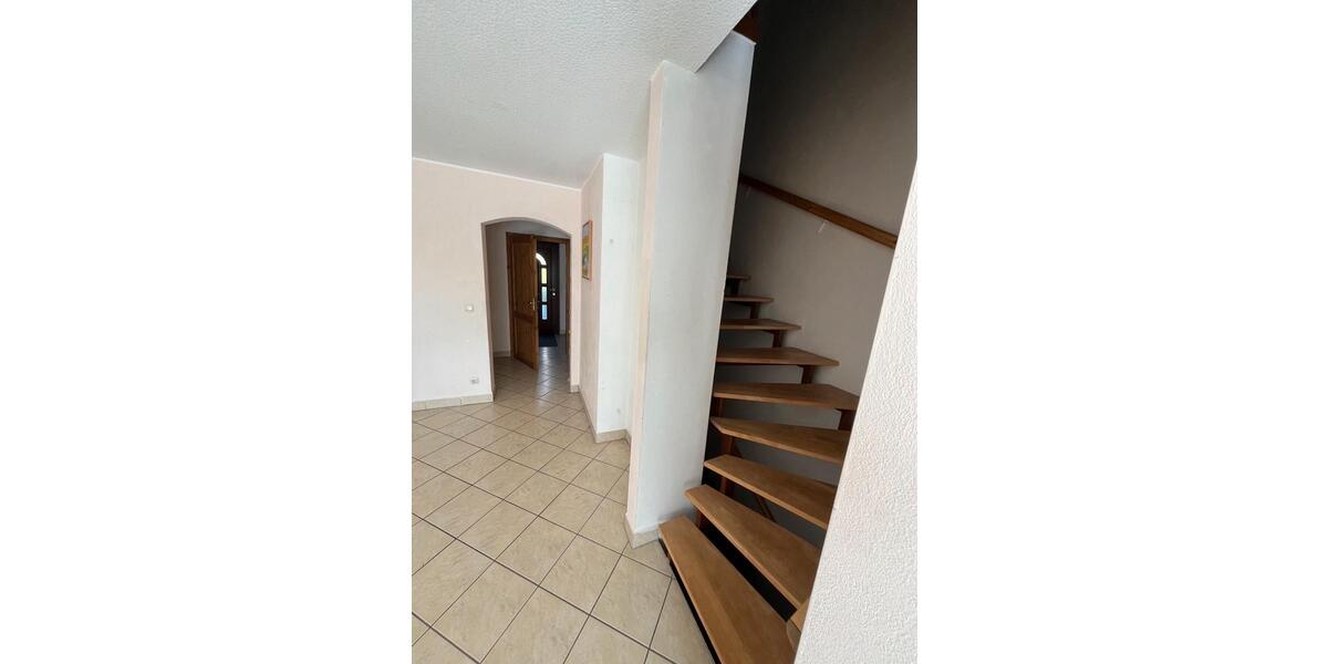 Reihenhaus Nürnberg Gebersdorf - 6.5 Zimmer, 146 m&sup2;, 620.000&euro; | Angebot:26874933