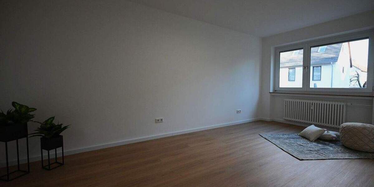 Nur wenige Stufen ins neue Lebensgefühl - hochwertig modernisiert & wunderbar ruhig sowie zentral 3 zimmer