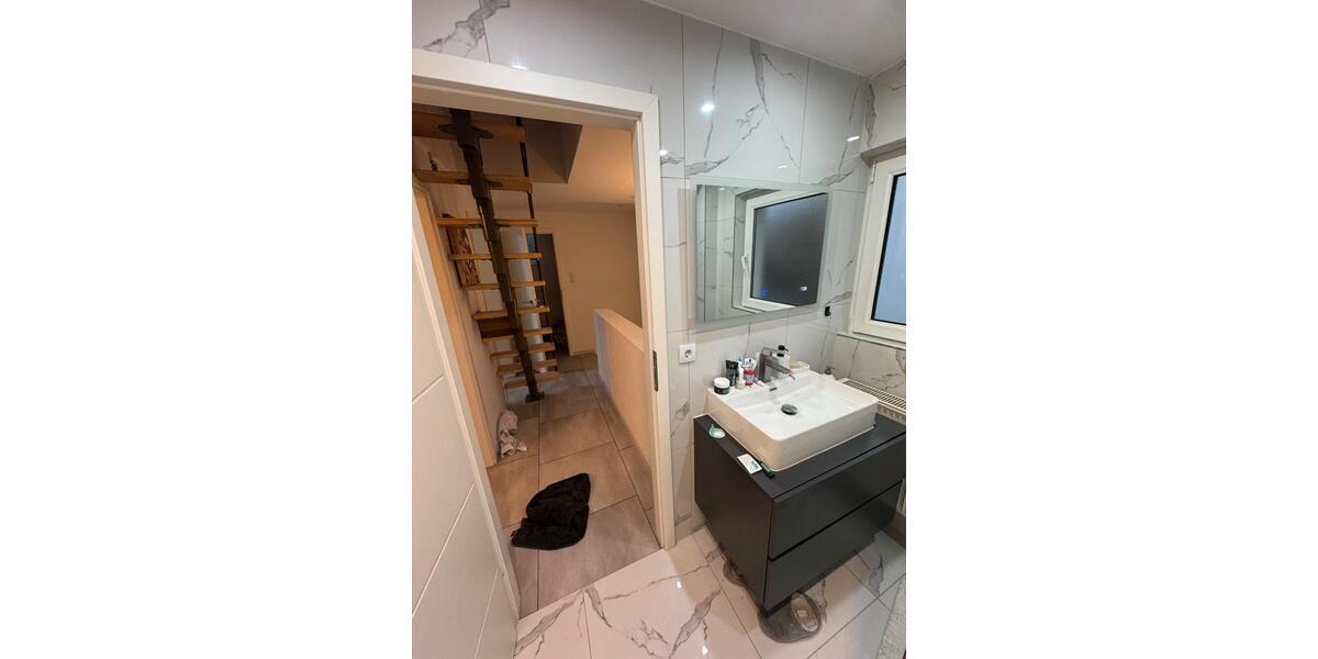 Reihenhaus Zirndorf - 4 Zimmer, 119 m&sup2;, 1.720&euro; | Angebot:25161968