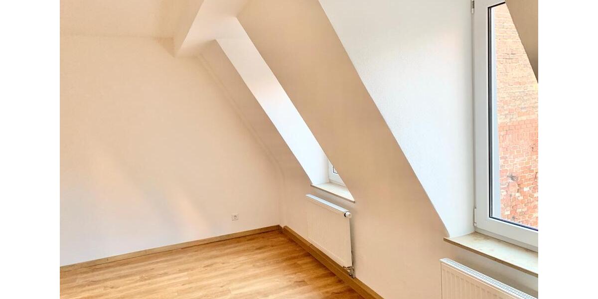 Großzügige sanierte 4-Zi Altbauwohnung. Geh. Ausstattung 4 zimmer