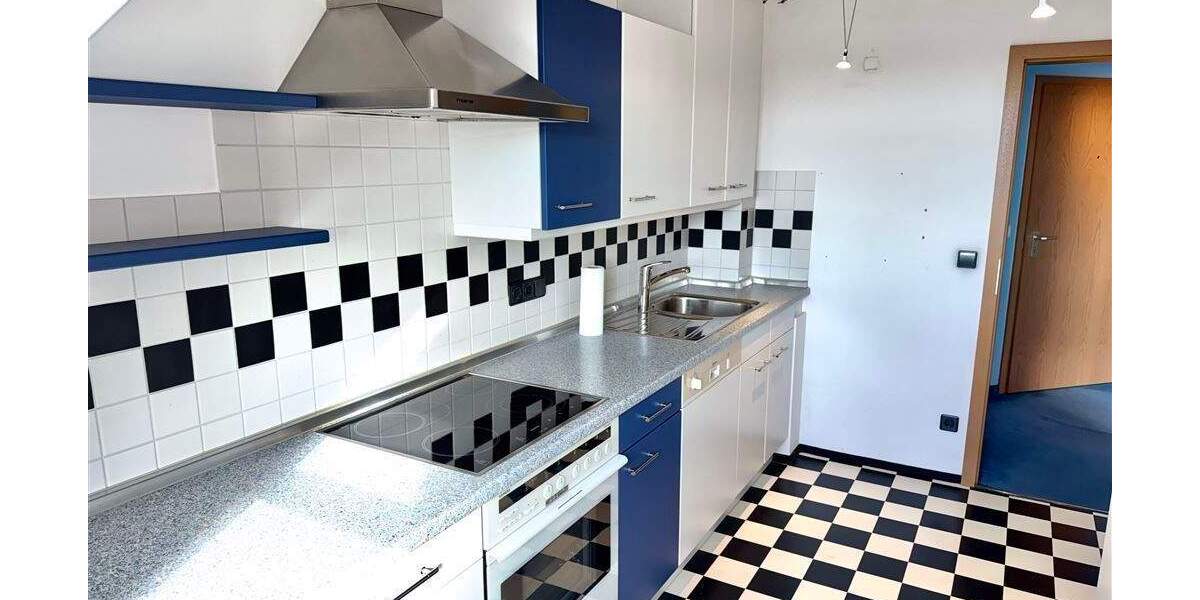 ... Freuen sie sich - hier werden sie sich wohlfühlen: sonnige Dachgeschoss-Wohnung mit Loggia ... 2 zimmer