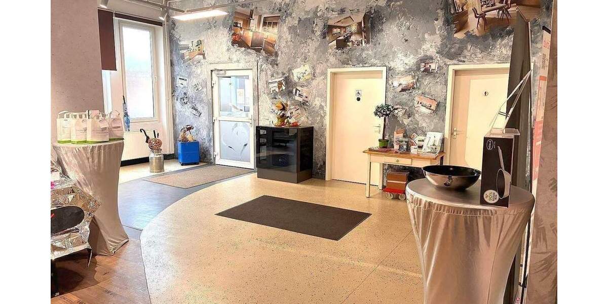 Vielseitige Immobilie - nutzbar für Gewerbe Büro Praxis - Ausstellung mit Wohnung in zentraler Lage zimmer