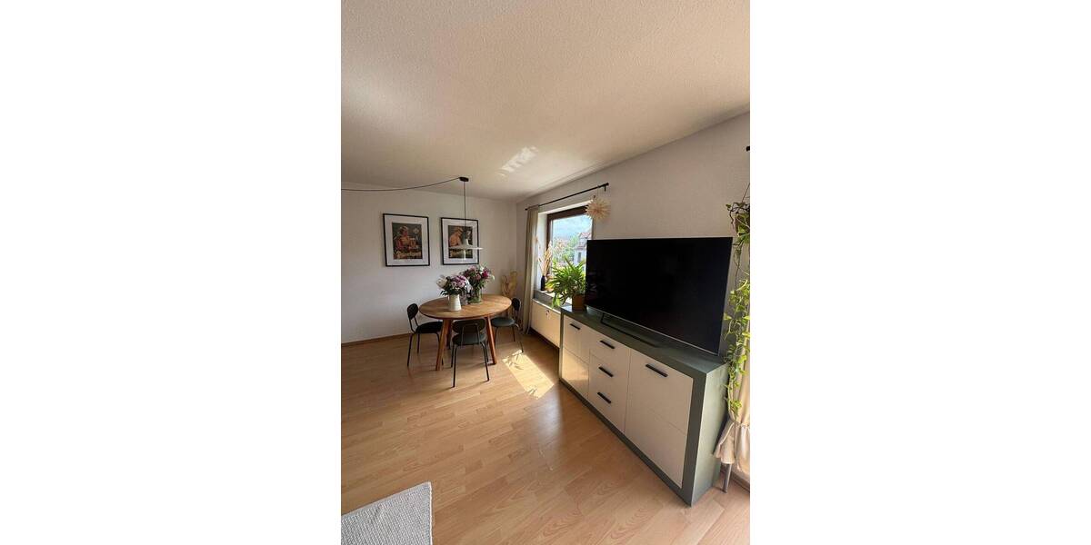 Hübsche 2-Zi.-Wohnung mit Küchenzeile, Südbalkon, TG-Stpl. in Erlangen-Ost, Nähe Berufsschule 2 zimmer