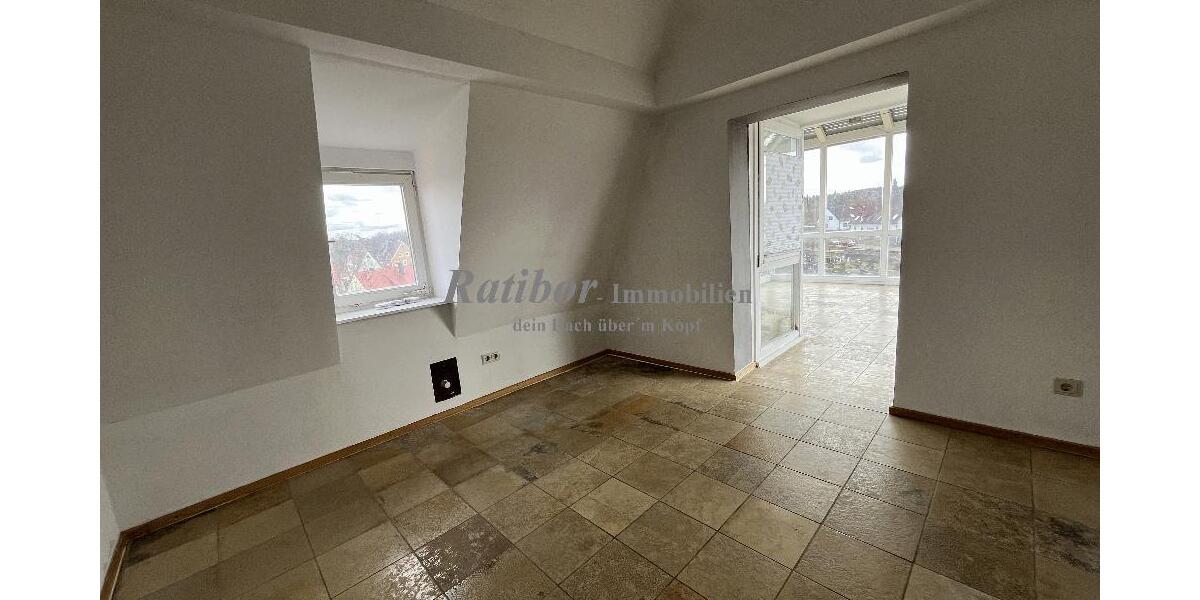 Außergewöhnliche und sehr großzügige 5 Zimmer Mansardenwohnung mit Dachterrasse und Wintergarten - Terrassenwohnung Roth Eckersmühlen | Angebot:27156609