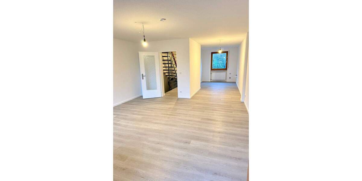 Reihenmittelhaus Nürnberg Thon - 4 Zimmer, 114 m&sup2;, 1.600&euro; | Angebot:25424321