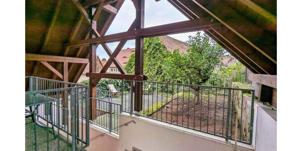Mehrfamilienhaus, Wohnhaus Roßtal - 7 Zimmer, 183 m&sup2;, 555.000&euro; | Angebot:25227903