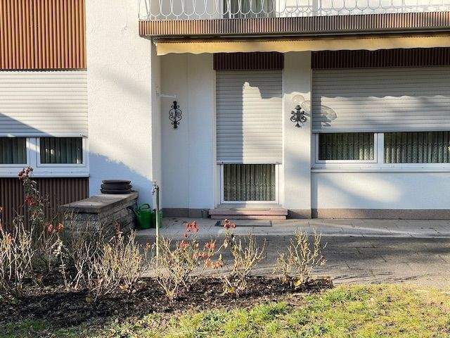 Mögeldorf: Doppelhaushälfte als 2-Familienhaus mit Doppel-Garage und großem Garten 6 zimmer
