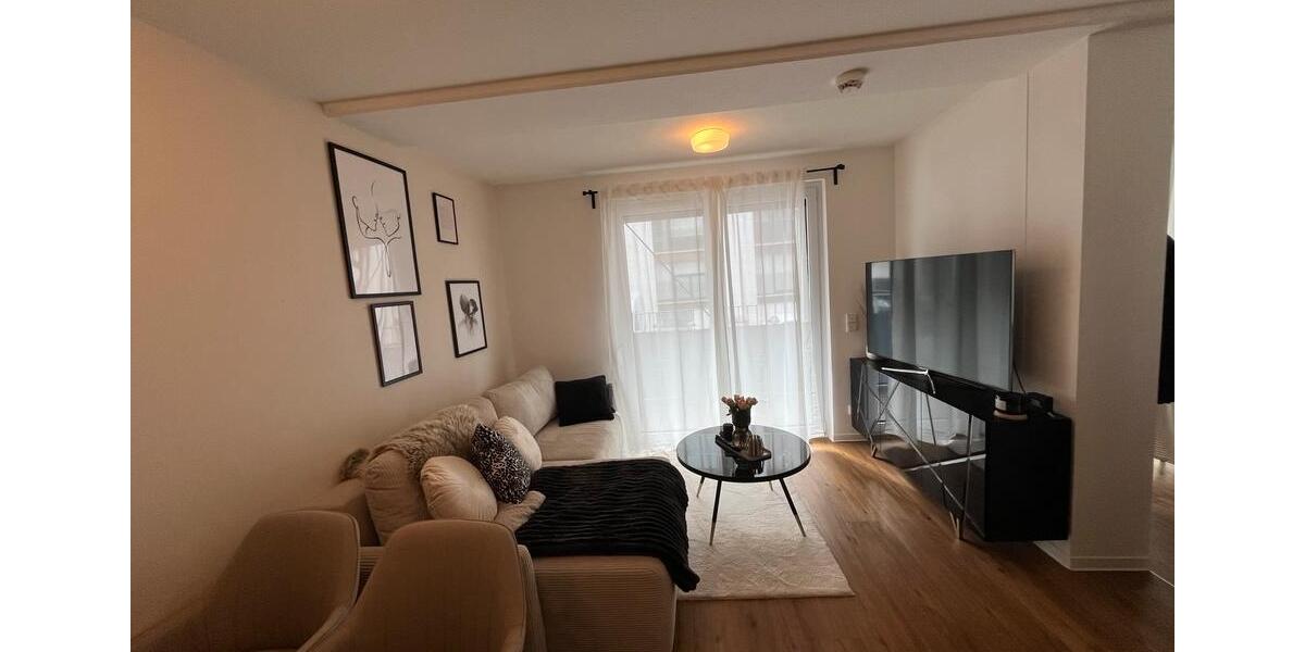 Möbilierte 1,5 Zi Neubau Whg mit EBK, Balkon u Tiefgarage 1.5 zimmer