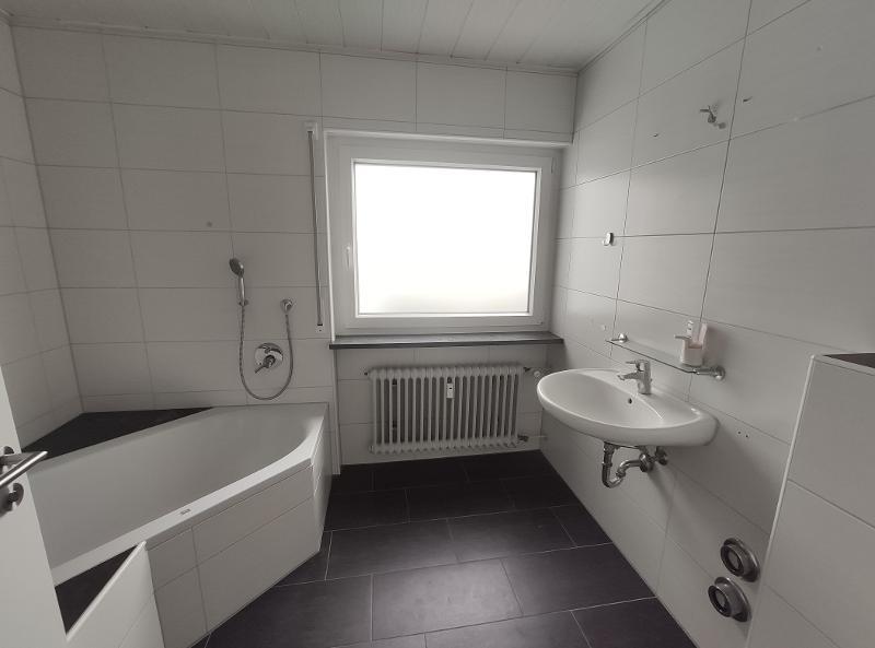 3- Zi. DG Wohnung mit 2 Balkonen und Garage - Etagenwohnung Hemhofen | Angebot:22401892