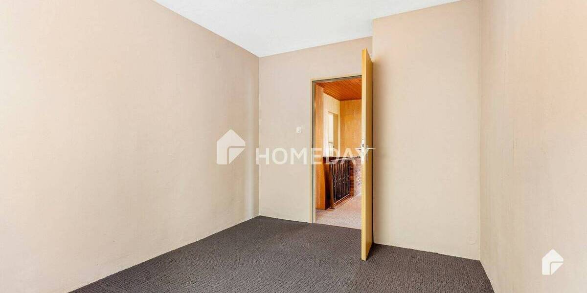 Attraktives Zweifamilienhaus mit 8 Zimmern, EBK und Garage in ruhiger Lage von Nürnberg 8 zimmer