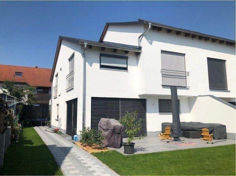 Neubau einer Doppelhaushälfte in wunderschöner Lage