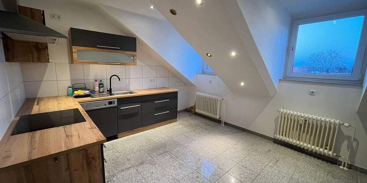 Große 4-Zimmer-Wohnung mit Balkon im Herzen von Feucht 4 zimmer