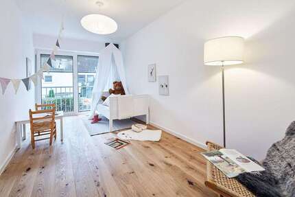 Haus zum Kaufen in Erlangen 699.000 € 130 m² 5 zimmer