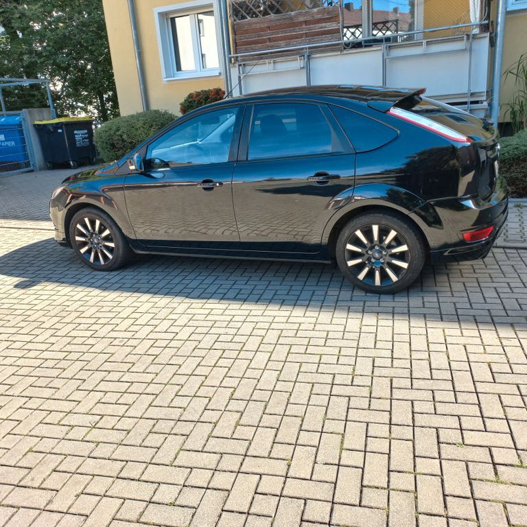 Ford Focus 86.500 km 5.199 € Nürnberg 90408