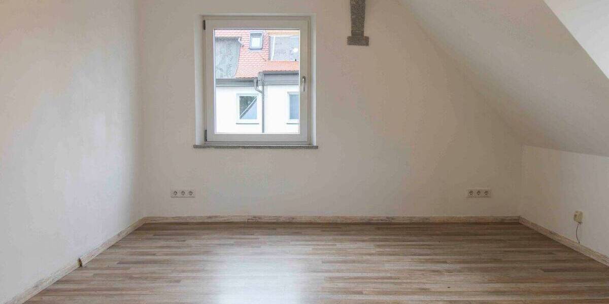 Mehrfamilienhaus, Wohnhaus Fürth Unterfarrnbach - 7 Zimmer, 230 m&sup2;, 528.000&euro; | Angebot:26892957