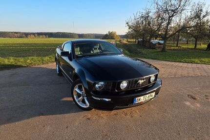 Ford Mustang 82.000 km 13.000 &euro; Windsbach 91575