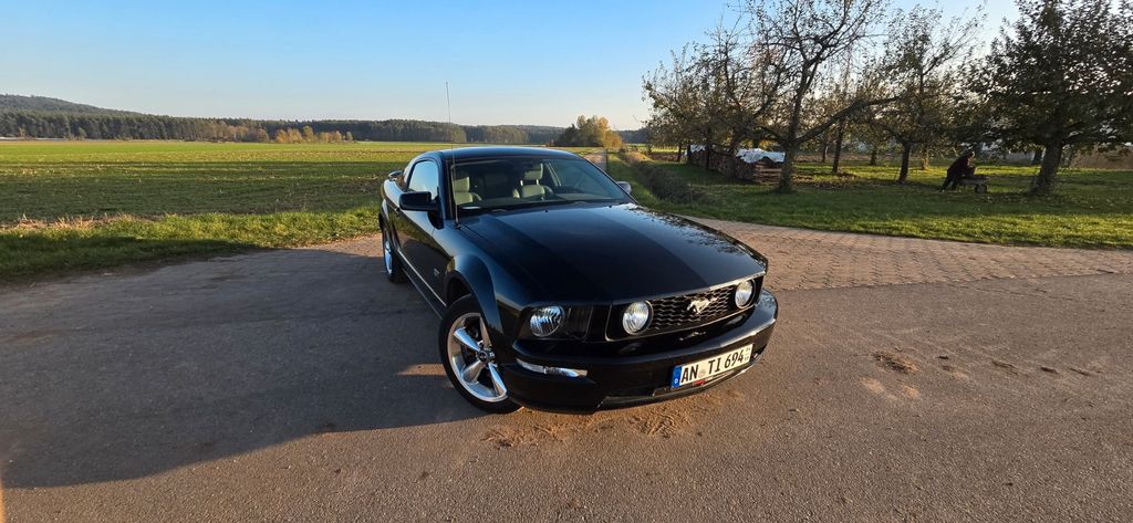 Ford Mustang 82.000 km 13.000 &euro; Windsbach 91575