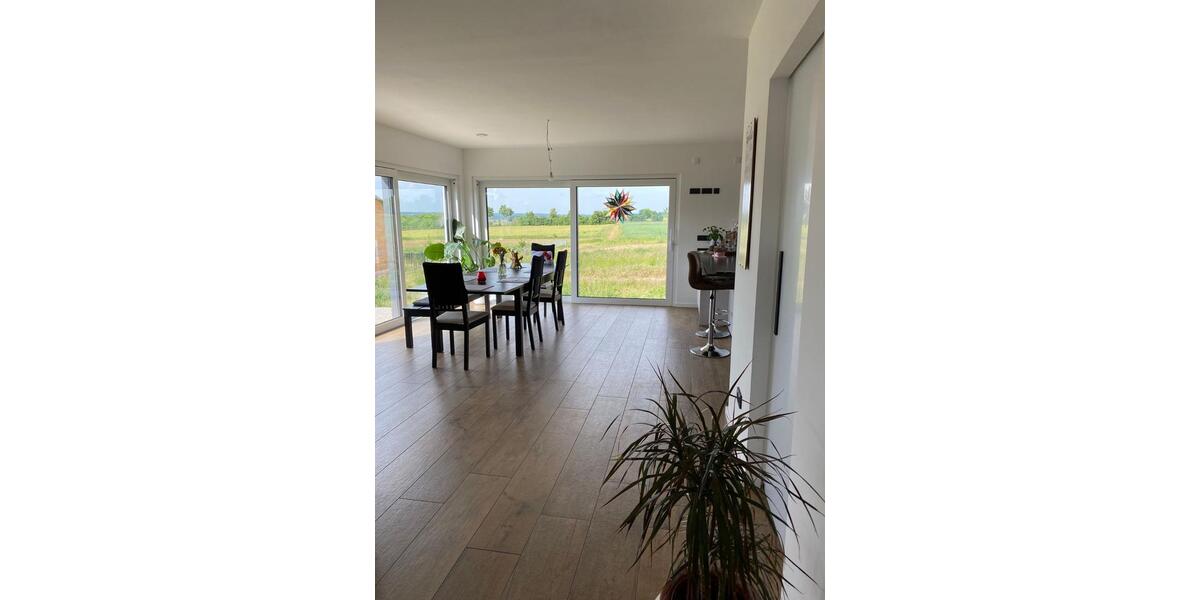 Modernes Einfamilienhaus in Sambach – Neubau mit PV-Anlage, KfW55 zimmer