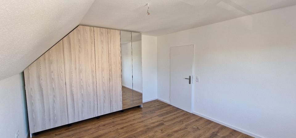 Dachgeschoßwohnung Oberasbach - 3 Zimmer, 86 m&sup2;, 940&euro; | Angebot:27616434
