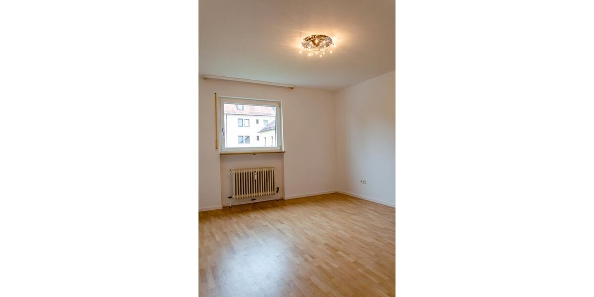 Etagenwohnung Nürnberg Erlenstegen - 3 Zimmer, 92 m&sup2;, 980&euro; | Angebot:26676166
