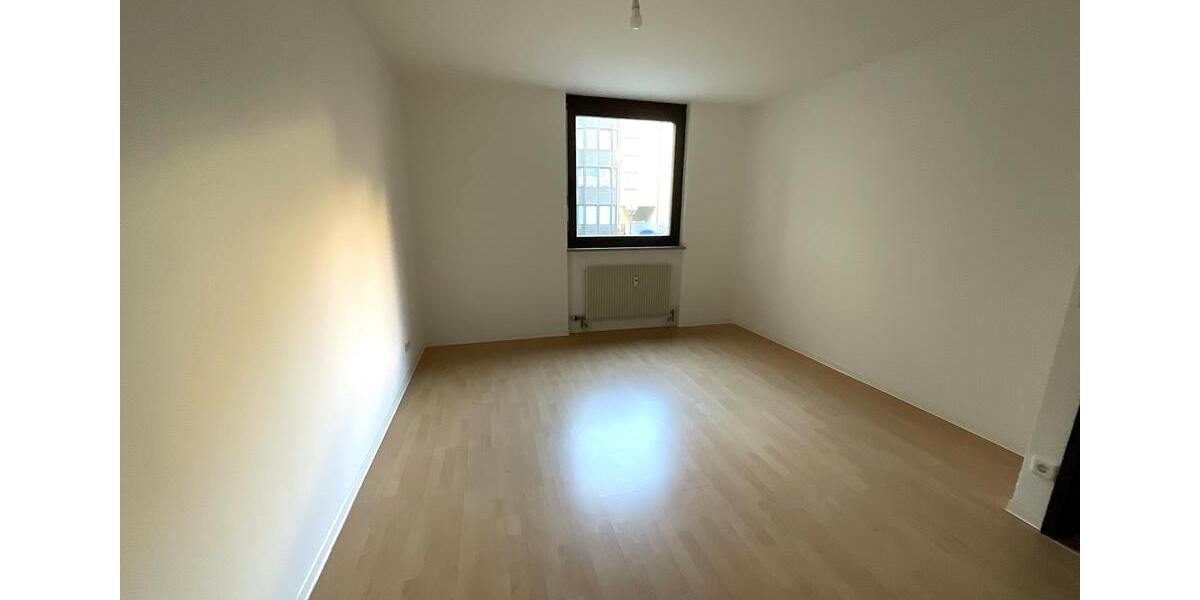 Großzügige 3-Zimmer-Wohnung mit zwei Balkonen und Tiefgarage 3 zimmer