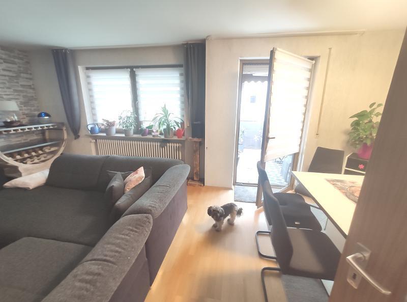 4 Zi. EG Wohnung mit Terrasse, Gartenanteil und Garage
