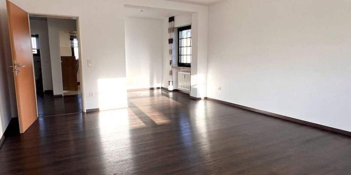 Etagenwohnung Pyrbaum - 4 Zimmer, 111 m&sup2;, 379.000&euro; | Angebot:25662843