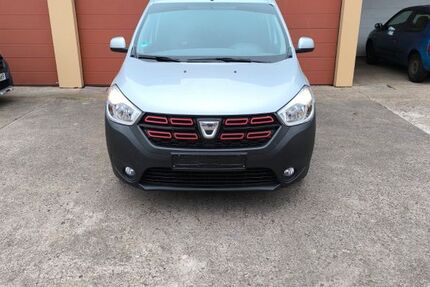Dacia Dokker 181.498 km 7.200 &euro; Stein 90547