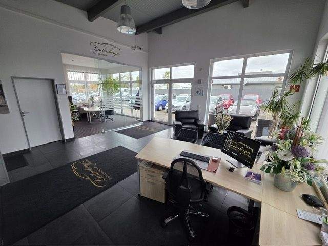 Erfolgreiches Autohaus mit Hochwertigem Büro und Waschstrasse im Zentrum der Händlergebiets Fürth zimmer