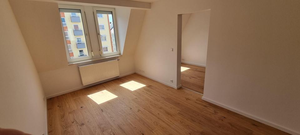 Dachgeschoßwohnung Nürnberg Herrnhütte - 2 Zimmer, 42 m&sup2;, 695&euro; | Angebot:26348404
