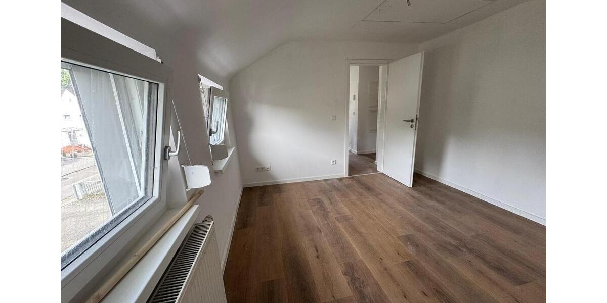 Etagenwohnung Roth - 3 Zimmer, 72 m&sup2;, 900&euro; | Angebot:27631123