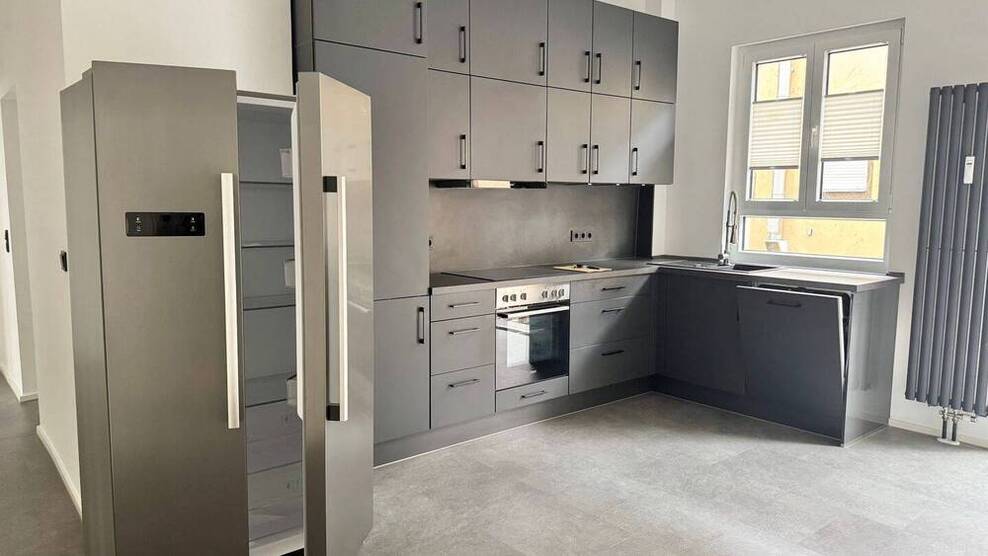 Loftstyle in Gostenhof ! WG-taugliche 4-Zi-Whg., 117m², moderne Einbauküche, im Erdgeschoß