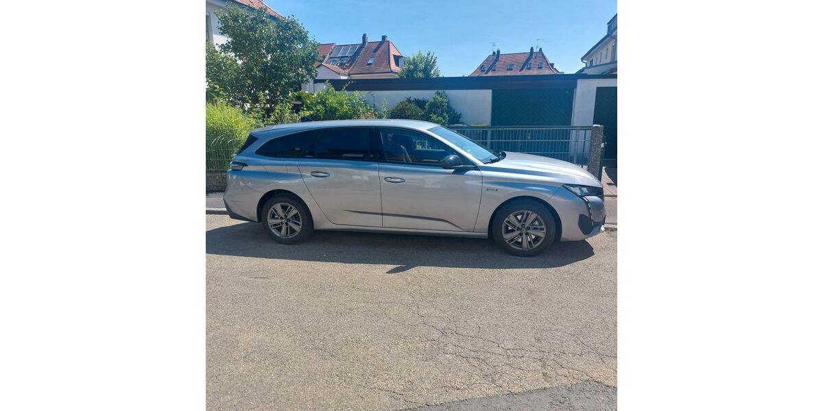 Peugeot 308 7.200 km 22.190 &euro; Nürnberg 90431