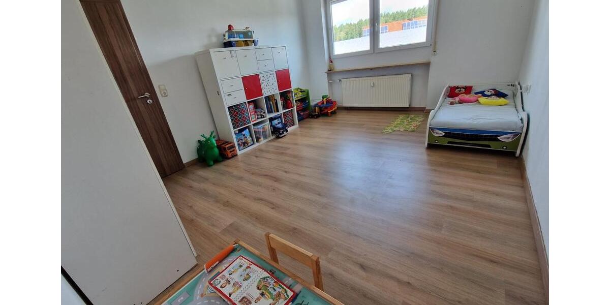 Etagenwohnung Schwarzenbruck - 4.5 Zimmer, 125 m&sup2;, 1.285&euro; | Angebot:25397692