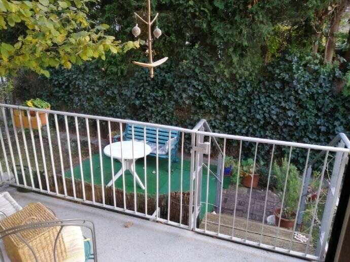 RESERVIERT - Stilvolle 3 Zi EG Wohnung mit EBK und direktem Zugang zum Garten in ruhiger Sackgasse 3 zimmer