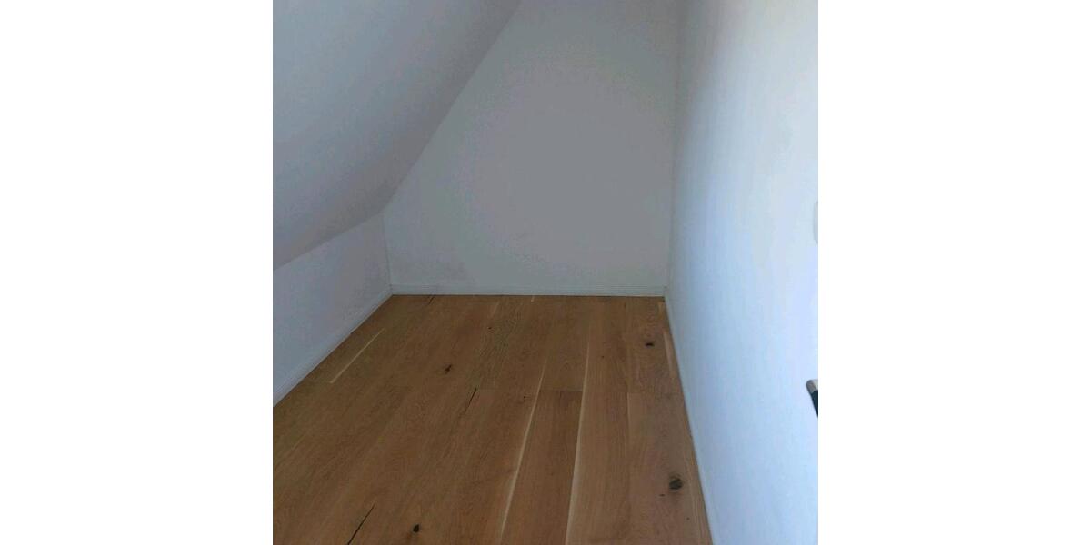 Dachgeschoßwohnung Zirndorf - 2.5 Zimmer, 55 m&sup2;, 1.000&euro; | Angebot:26484009