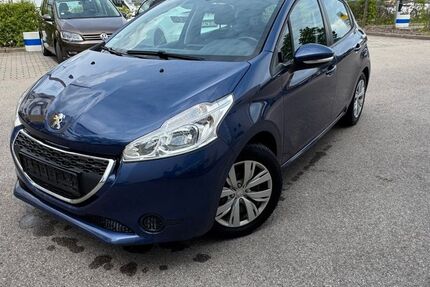Peugeot 208 125.000 km 3.300 &euro; Nürnberg 90439