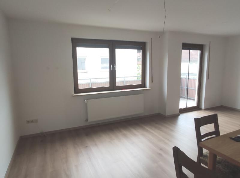 4 Zi. OG Wohnung mit Balkon, Gartenanteil und Garage