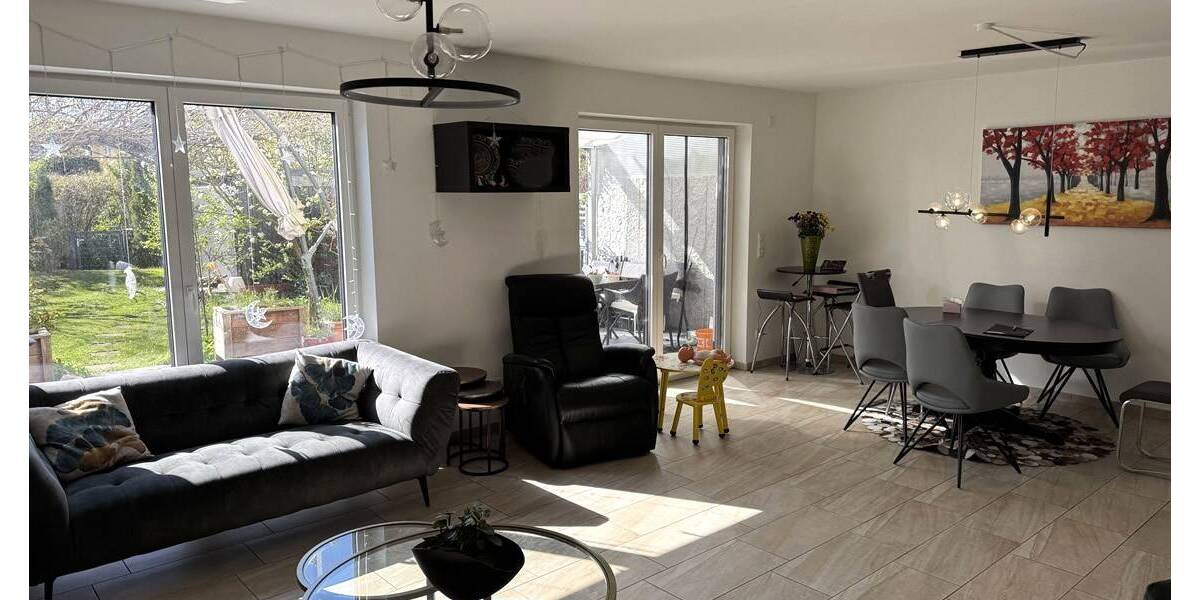 Mehrfamilienhaus, Wohnhaus Erlangen In der Reuth - 5 Zimmer, 153 m&sup2;, 1.950&euro; | Angebot:26512878
