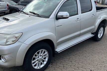 Toyota Hilux 137.000 km 15.300 € Nürnberg 90431