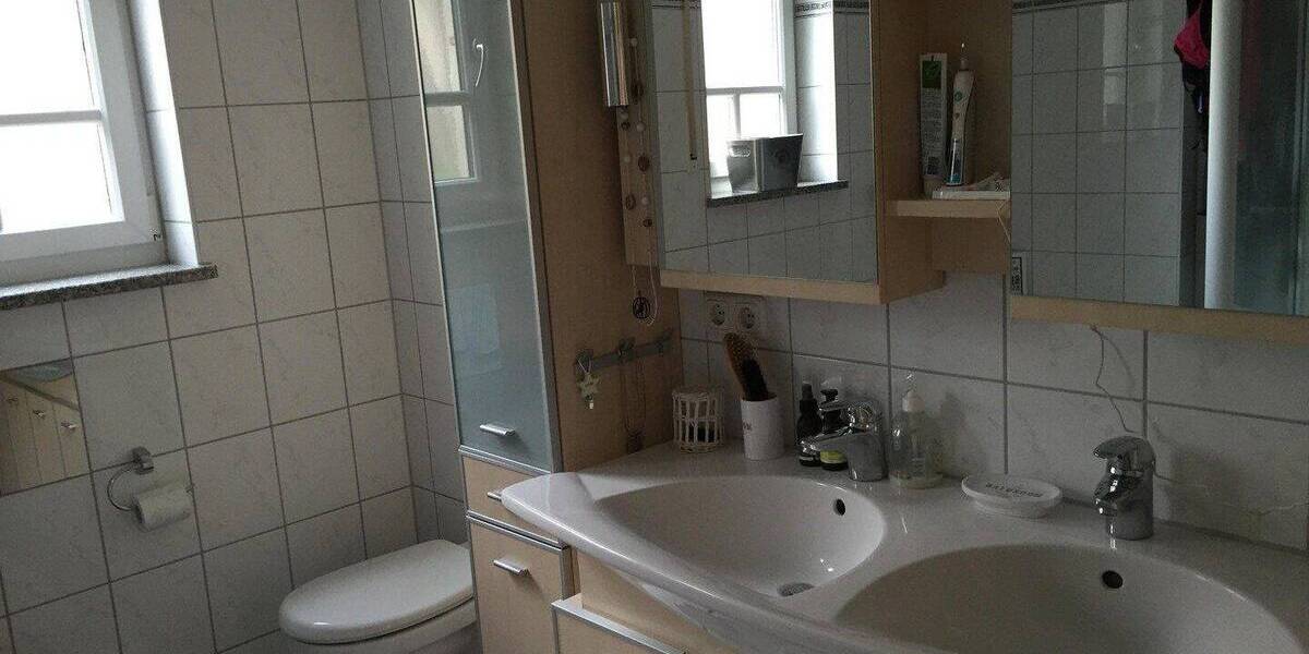 Etagenwohnung Nürnberg Worzeldorf - 4 Zimmer, 108 m&sup2;, 1.350&euro; | Angebot:26898817