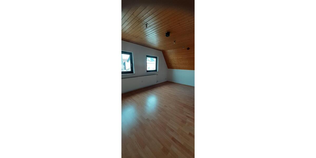 Dachgeschoßwohnung Allersberg Eismannsdorf - 2 Zimmer, 65 m&sup2;, 450&euro; | Angebot:26023604