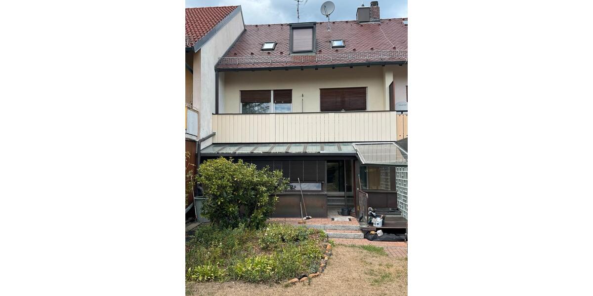 Reihenhaus Schwaig Bei Nürnberg - 5.5 Zimmer, 150 m&sup2;, 480.000&euro; | Angebot:27155364