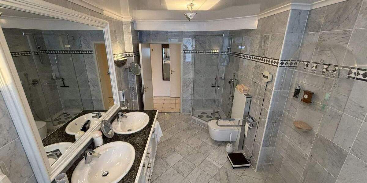 Etagenwohnung Nürnberg Gleißhammer - 4 Zimmer, 208 m&sup2;, 2.200&euro; | Angebot:26502648