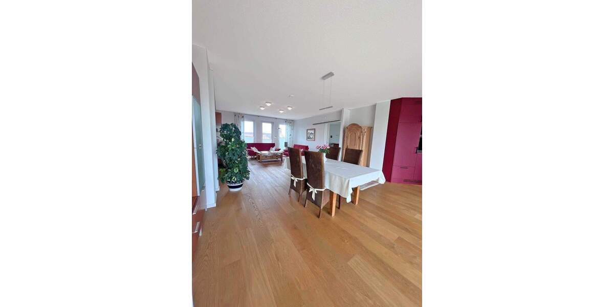 Etagenwohnung Nürnberg Steinbühl - 3 Zimmer, 151 m&sup2;, 2.400&euro; | Angebot:26816229
